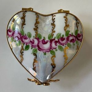 CARENTON Porcelaine LIMOGES Rose Bouquet Iridescent Heart-Shaped Hinged Box